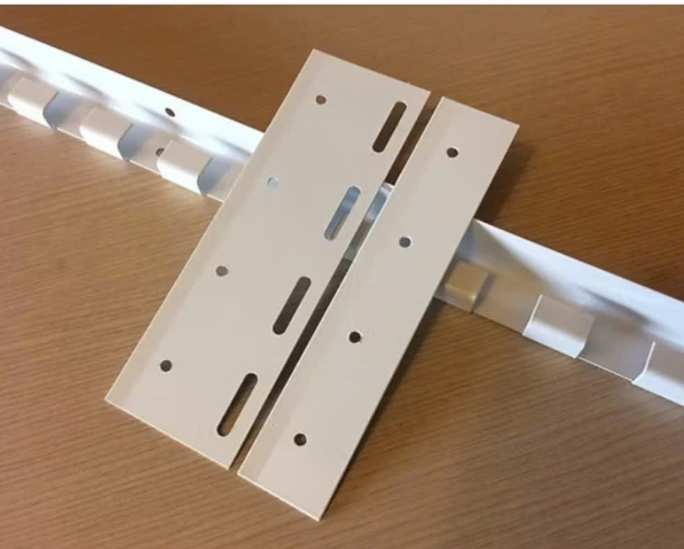 Giải Pháp Màng PVC Kho Lạnh Bảo Quản Thực Phẩm 6 thanh treo rèm