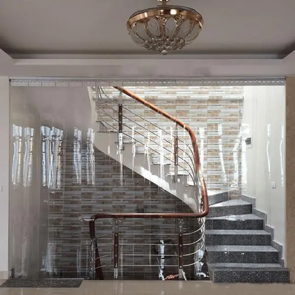 Rèm Nhựa PVC Ngăn Lạnh 2 màn rèm nhựa PVC trong suốt ngăn thất thoát hơi lạnh điều hòa khu vực cầu thang gia đình.